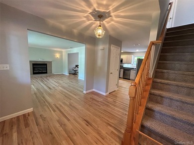 This stunning, meticulously maintained 4-bedroom, 2.5-bath - photo 6