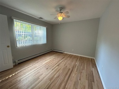 This stunning, meticulously maintained 4-bedroom, 2.5-bath - photo 8