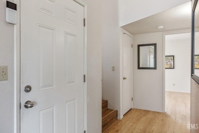 This 3 bedroom 2 bath home has views of the mountains and a - photo 5