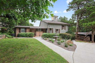 Discover a one-of-a-kind Lake Texoma retreat in the desirable - photo 1