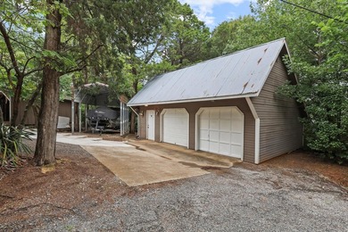 Discover a one-of-a-kind Lake Texoma retreat in the desirable - photo 7