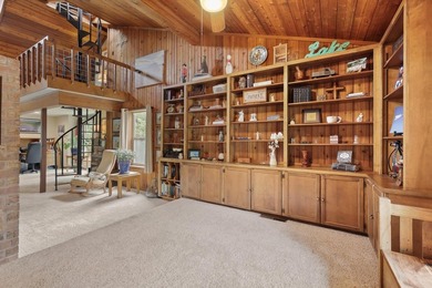 Discover a one-of-a-kind Lake Texoma retreat in the desirable - photo 10