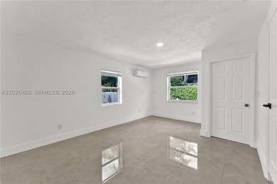 YOUR DREAM HOME AWAITS! Immerse in natural light in this 3/2 - photo 16