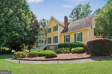 Welcome home to this exquisitely designed Classic Traditional - photo 3