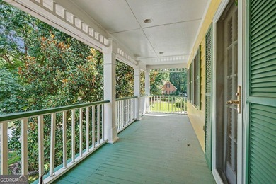 Welcome home to this exquisitely designed Classic Traditional - photo 5