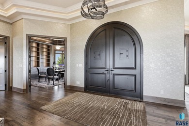 Discover a truly exceptional fully furnished, turn-key luxury - photo 3