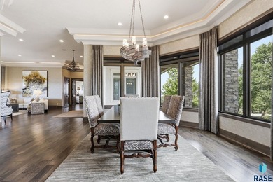 Discover a truly exceptional fully furnished, turn-key luxury - photo 6