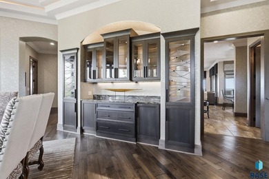 Discover a truly exceptional fully furnished, turn-key luxury - photo 8