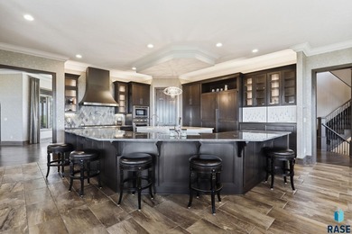 Discover a truly exceptional fully furnished, turn-key luxury - photo 10