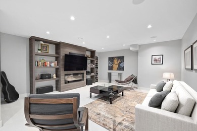Open House Sun June 28 th 1-3 PM Quiet duplex style unit in the - photo 21