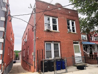 Brick 4-family with strong income potential. The building - photo 1