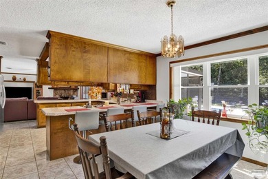 THIS IS MORE THAN A HOME - IT'S A PRIVATE COASTAL RETREAT - photo 29