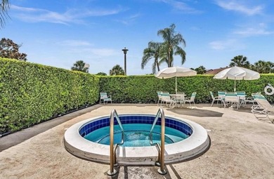 Beautiful all-ages condo in a prime central Boca Raton location - photo 29