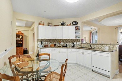 Experience the perfect blend of low-maintenance living and - photo 10