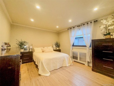 Modern and chic upper corner unit in the highly sought-after - photo 10