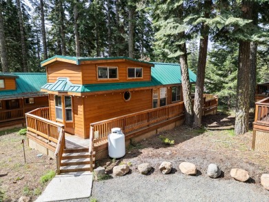 Lake Home For Sale in Ashland, Oregon