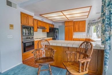 Welcome to this well-appointed 4-bedroom, 3-bath, 2,292 sq ft - photo 6