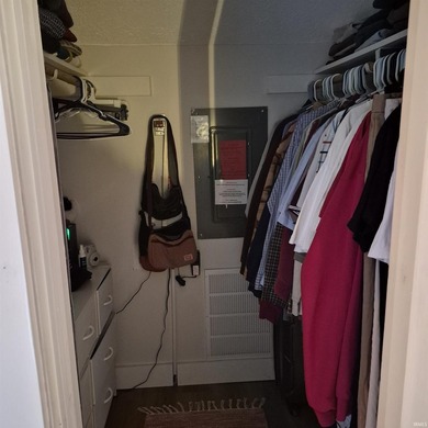 Don't miss this freshly remodeled 2 bedroom 1 bath Condo, new - photo 17