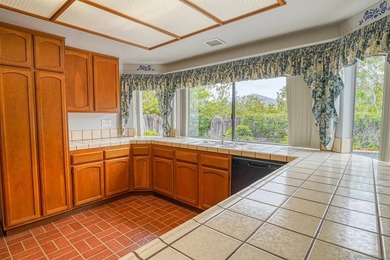 Welcome to this well-appointed 4-bedroom, 3-bath, 2,292 sq ft - photo 10