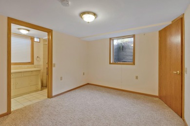 Welcome to a sprawling all-brick and stone Robbinsdale rambler - photo 22