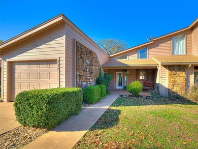 A rare offering! this waterfront Spinnaker Point condo is being - photo 3