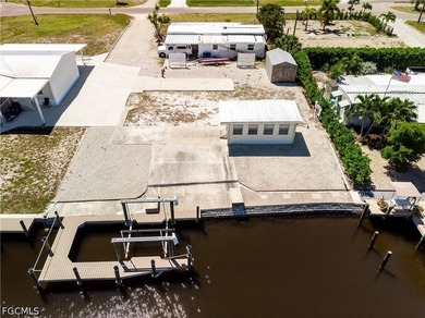 Large canal lot with a fast and easy out to Pine Island Sound. A - photo 2