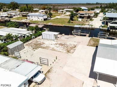 Large canal lot with a fast and easy out to Pine Island Sound. A - photo 3
