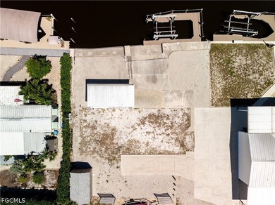 Large canal lot with a fast and easy out to Pine Island Sound. A - photo 4