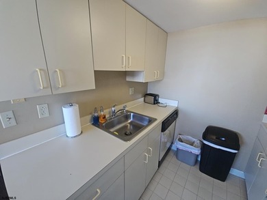 -approved Boardwalk condo with excellent rental potential! This - photo 6