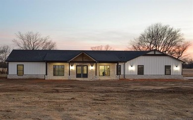 (private lake, pond, creek) Home For Sale in Porter Oklahoma