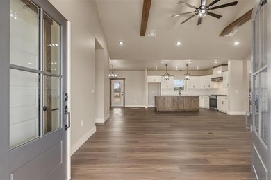 Stunning New Construction on 12+/- Acres in Windmill Farms - photo 8