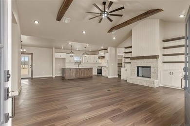 Stunning New Construction on 12+/- Acres in Windmill Farms - photo 9