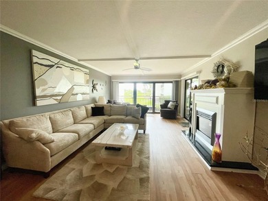 Welcome to the largest and rarely available corner unit in - photo 3