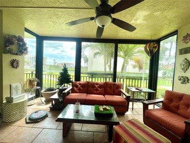 Welcome to the largest and rarely available corner unit in - photo 4
