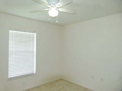 Charming CBS Home in King's Bay. Nestled in a vibrant and active - photo 22