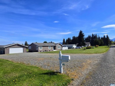 Enjoy a perfect blend of country serenity and modern convenience - photo 23