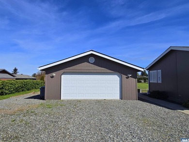 Enjoy a perfect blend of country serenity and modern convenience - photo 24