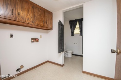 WALLPAPER REMOVED IN SELECT ROOMS AND FRESHLY PAINTED FOR A - photo 29