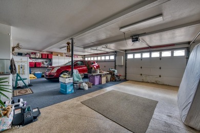 Welcome to 1861 Walnut Drive! This beautiful elevated home - photo 38