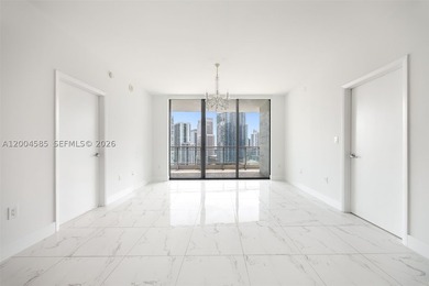 Beautiful apartment with amazing city and river views in an - photo 3