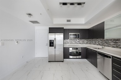 Beautiful apartment with amazing city and river views in an - photo 6