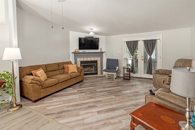 Affordable lakefront retreat with breathtaking open water views - photo 7