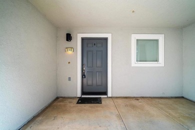 A beautifully maintained tri-level townhome located in the heart - photo 4