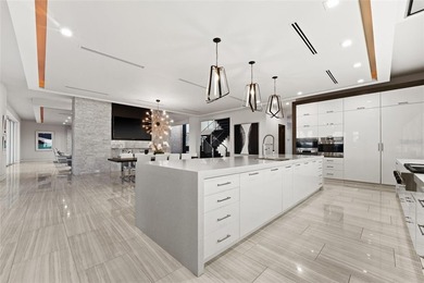 Lakefront, Luxurious, home with Private Pool in Windermere. A - photo 8