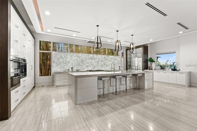Lakefront, Luxurious, home with Private Pool in Windermere. A - photo 10