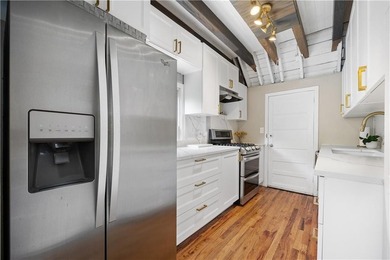 Great opportunity to own this fully detached single family home - photo 15