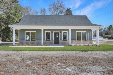 Lake Moultrie Home For Sale in Saint Stephen South Carolina