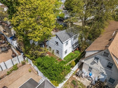 Great opportunity to own this fully detached single family home - photo 32