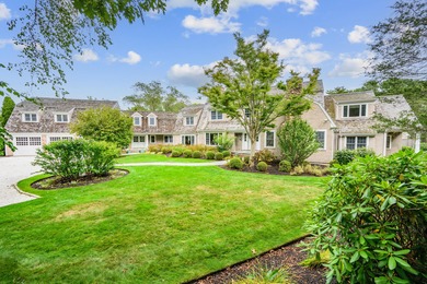 Welcome to an exquisite 2 acre waterfront estate, complete with - photo 3