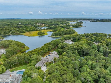 Welcome to an exquisite 2 acre waterfront estate, complete with - photo 4